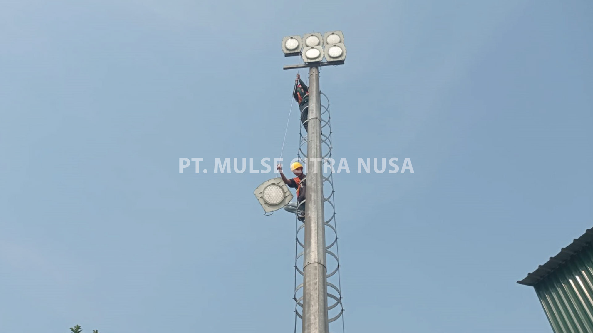 Pergantian Lampu Sorot