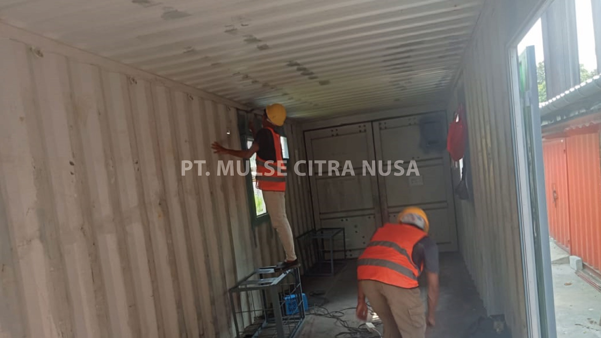 Modifikasi Kontainer